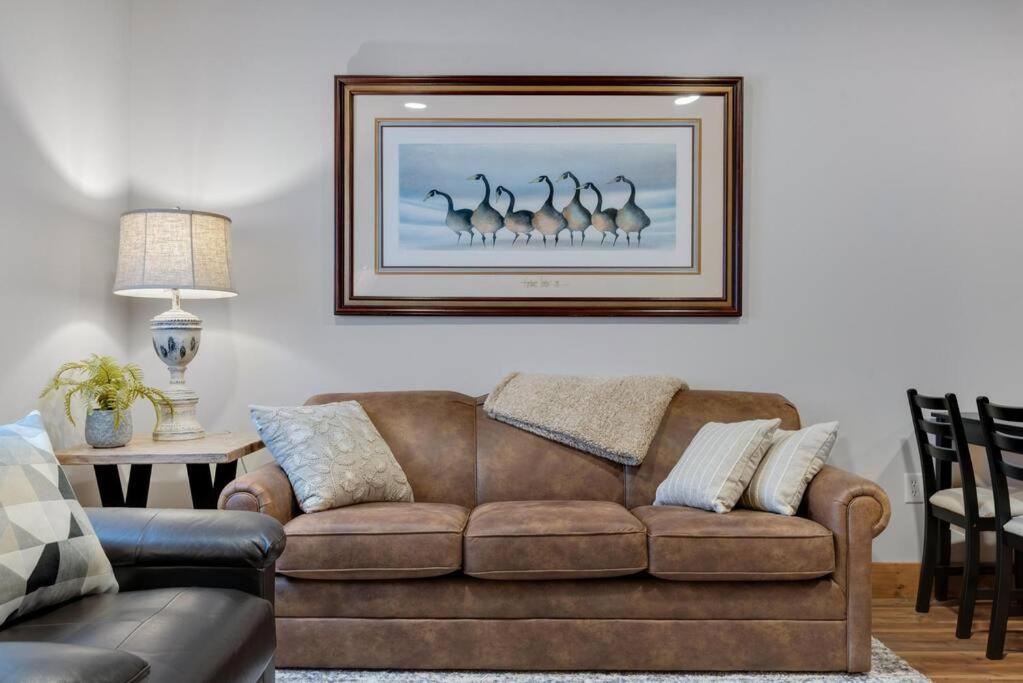 Hickory Suite - Main Street Lodge In Berlin Bagian luar foto
