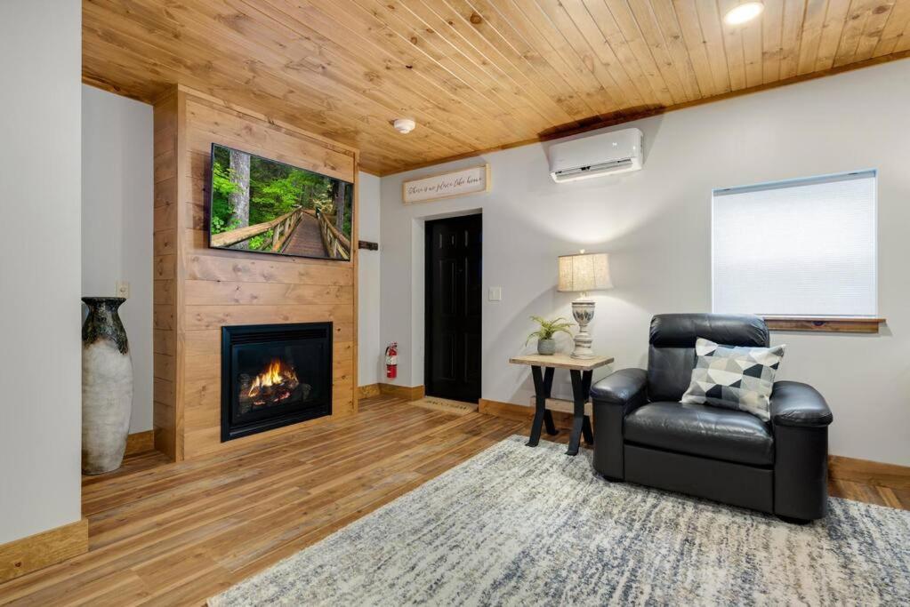 Hickory Suite - Main Street Lodge In Berlin Bagian luar foto